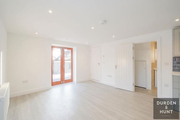 High Street, Ongar, Essex - Photo 1