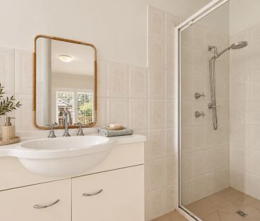 Spacious Family Townhouse - Photo 2