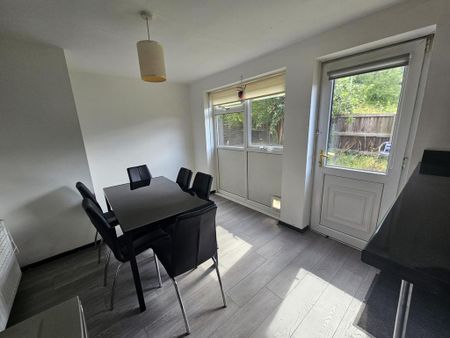 4 bedroom house to rent - Photo 2