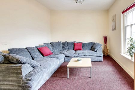 4 bed house to rent in Millstone Lane, Leicester, LE1 - Photo 2