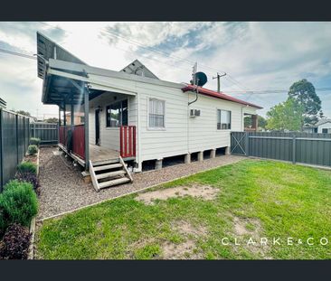 GREAT LOCATION WITH EASY FAMILY LIVING! - Photo 5