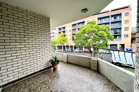 Spacious Two Bedroom In The Heart Of Hurstville - Photo 5