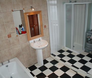FIRST MONTHS RENT HALF PRICE - DOUBLE ROOM - Photo 5