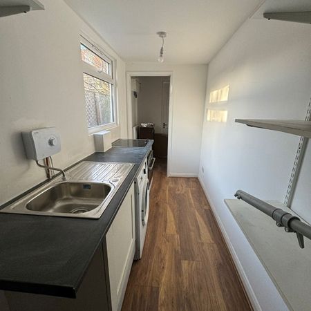 1 Bed Flat, Castleton Road, CR4 - Photo 4