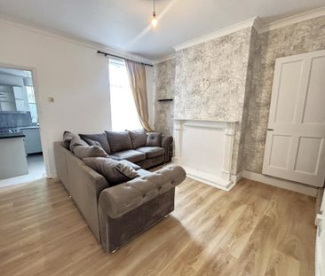 2 bedroom terraced house to rent - Photo 2