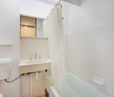Oversized Studio Apartment in Security Building - Photo 1