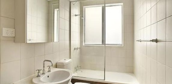 Thinking of selling? Contact our agent - Photo 2
