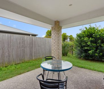 MODERN 4 BEDROOM FAMILY HOME WITH OPEN PLAN KITCHEN LIVING DINING T... - Photo 2