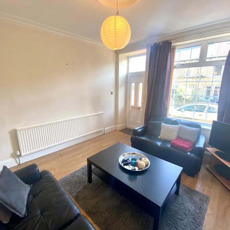 2 bedroom house share to rent - Photo 1