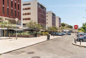 2 Bedroom Apartment with a view, Alto de Algés, Oeiras