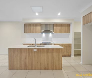 Dual occupancy, 5 mins drive to Tarneit Train Station and shopping ... - Photo 5