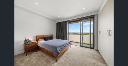 Glamorous Dual Level Loft With A Huge Rooftop Terrace: Offered furnished, partially furnished or unfurnished - Photo 2