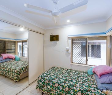 TWO BEDROOM DUPLEX WITH A POOL! - Photo 6