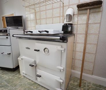 3 Bed Detached Bungalow - Photo 2