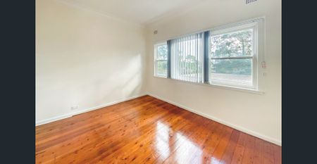 Lovely Ryde Home - Photo 5