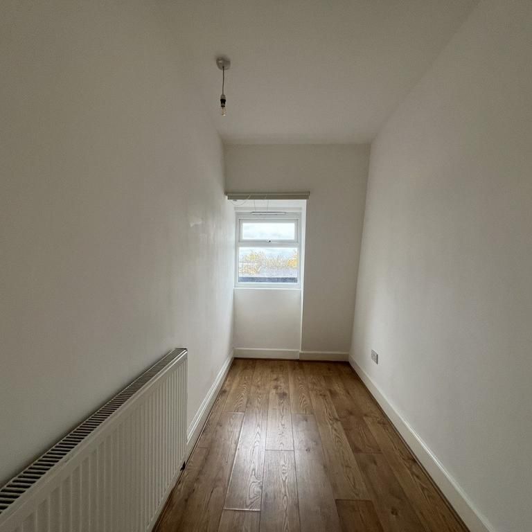 3 bedroom flat to rent - Photo 1