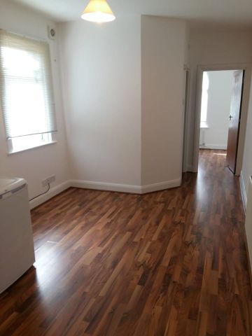 1 Bed Flat, Broadwater Road, N17 - Photo 3
