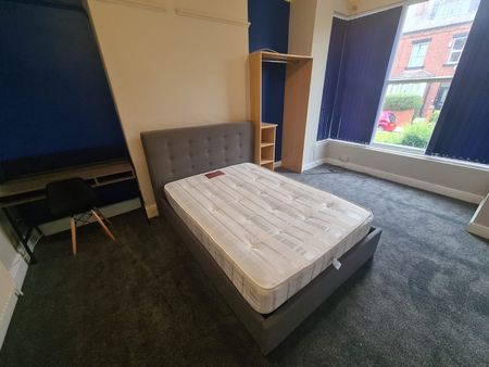 5 Bed - 11 Stanmore Street, Burley, Leeds - LS4 2RS - Student - Photo 4