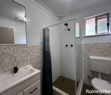 Updated Two Bedroom Unit in Calare - Photo 5