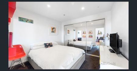 Location, Light and Space - Photo 4