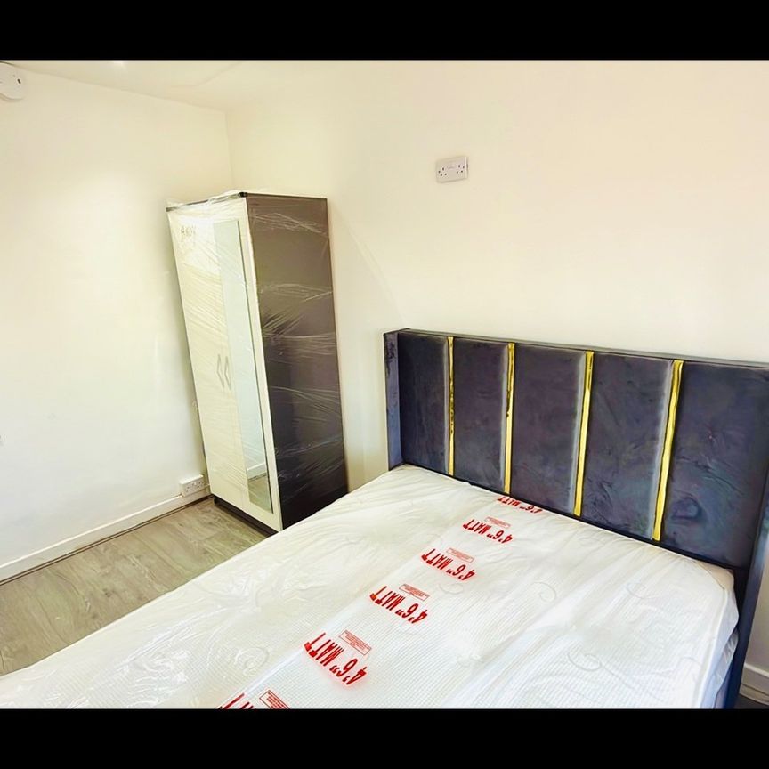 Room in a Shared House, Edwards Road, B24 - Photo 1