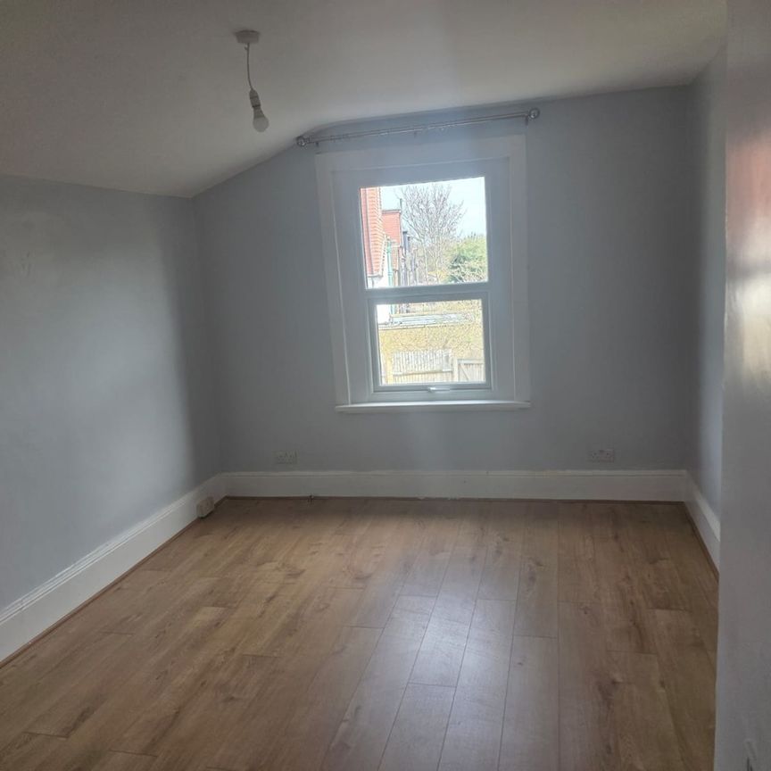 3 Bed Terraced House, Portland Road, SE25 - Photo 1