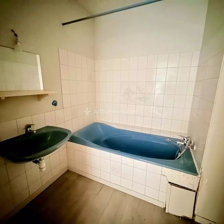 Location Appartement 2 pièces 68 m2 à Neufchâteau - Photo 4