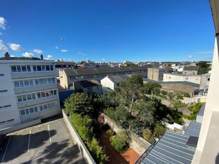 Location Appartement 3 pièces 49m² CHERBOURG-EN-COTENTIN 50100 - Photo 4