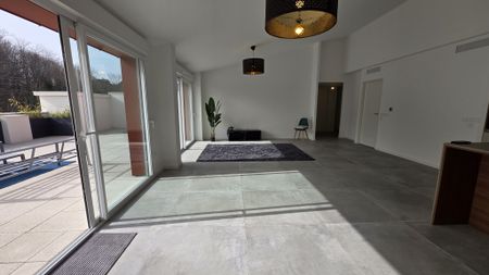 Location Appartement 5 pièces 123m² ANGLET 64600 - Photo 2