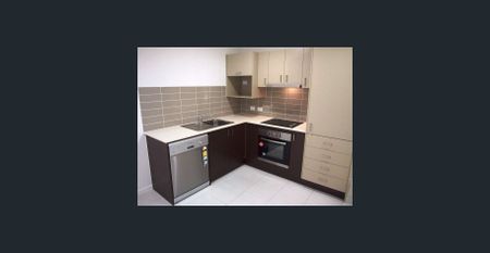 Simple, easy living...2 bedroom 1 bathroom home - Photo 2