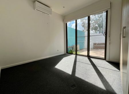 5/2 Gibson Street, Caulfield East VIC 3145 - Townhouse For Rent | Domain - Photo 2