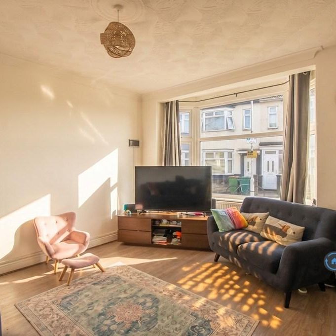 3 bedroom end of terrace house to rent - Photo 1