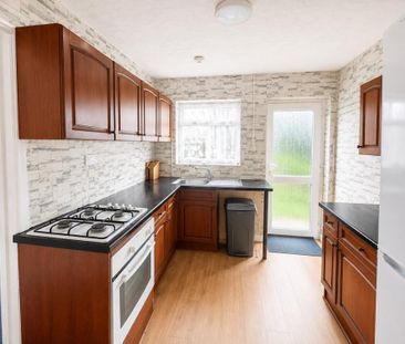 3 bedroom semi-detached house to rent - Photo 6