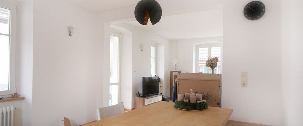 Geschmackvolle 6,5-Zimmer-Wohnung im Kleinen Wiesental zu vermieten - Photo 1