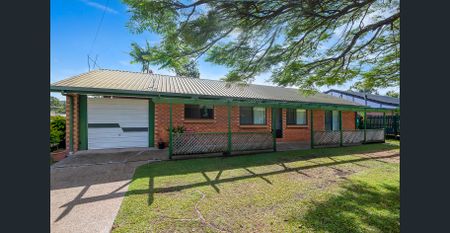 Recently Renovated Home in a Quiet Daisy Hill Location - Photo 5
