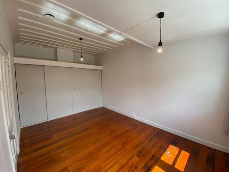 Central character home - Photo 2