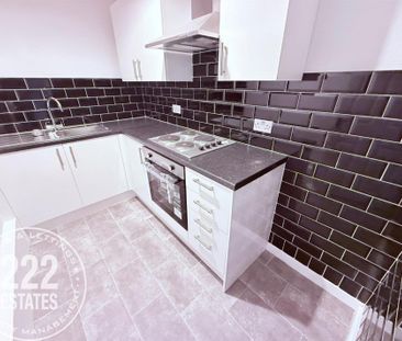 Lovely Lane - Warrington - WA5 - Photo 4