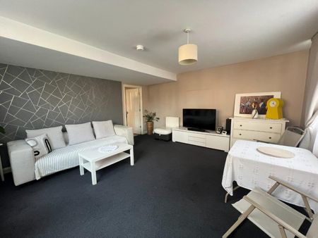 1 bedroom Flat To Let - Photo 2