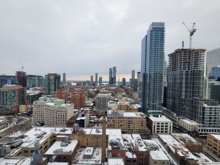 For Lease - 88 Queen Street Unit# 2207, Toronto, Ontario - Photo 4