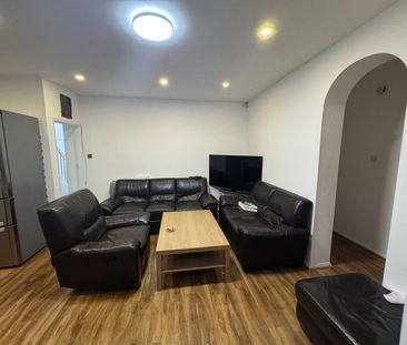 Hamilton Road, Croydon, CR7 8 - Photo 2