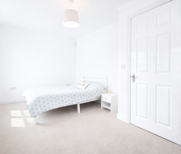 3 bedroom semi-detached house to rent - Photo 5