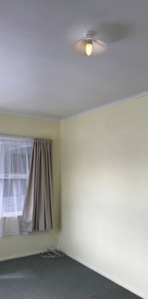 Tidy sunny two bedroom unit - Photo 1