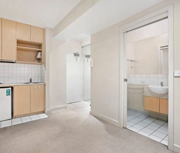 Convenience On Your Doorstep! - Photo 1