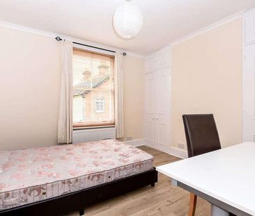 Queens Road, Guildford, GU1 - Photo 2