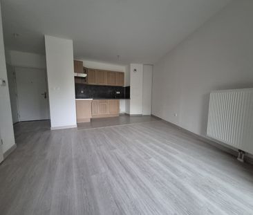Location Appartement 2 pièces 43m² SECLIN 59113 - Photo 1
