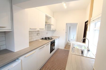 2 bedroom terraced house to rent - Photo 4