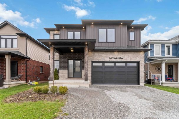 For Lease - 210 S Pelham Road, Welland, Ontario - Photo 1