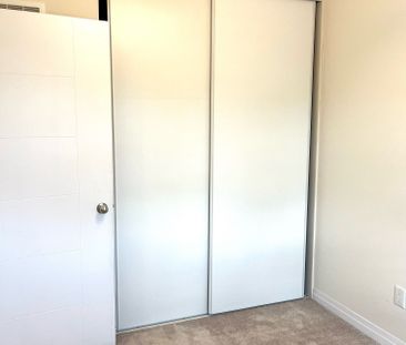 For Lease - 8 Bedford Estates Crescent, Barrie, Ontario - Photo 1