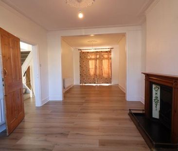 4 bedroom semi-detached house to rent - Photo 3