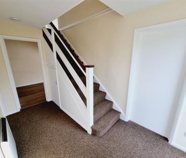 3 Bedroom House to Rent in Glenfield Close, Rushden, Northants, NN10 - Photo 4